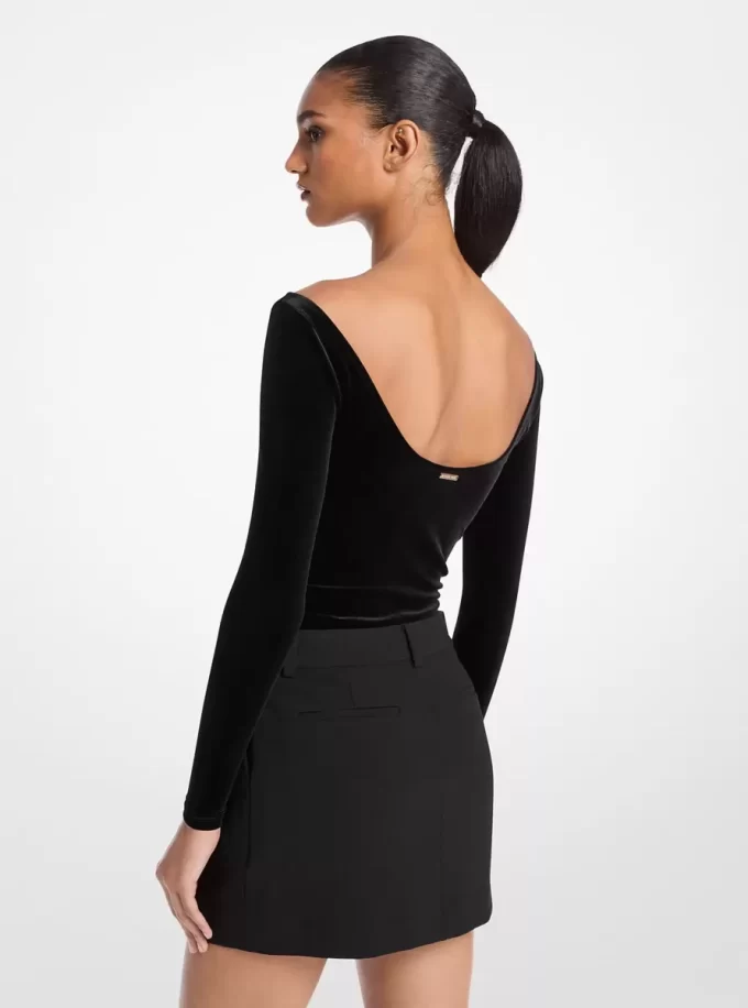 Body z elastycznego aksamitu