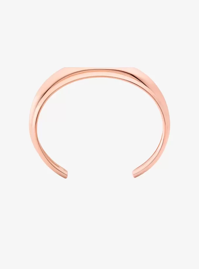 Mankiet z grawerowanym logo