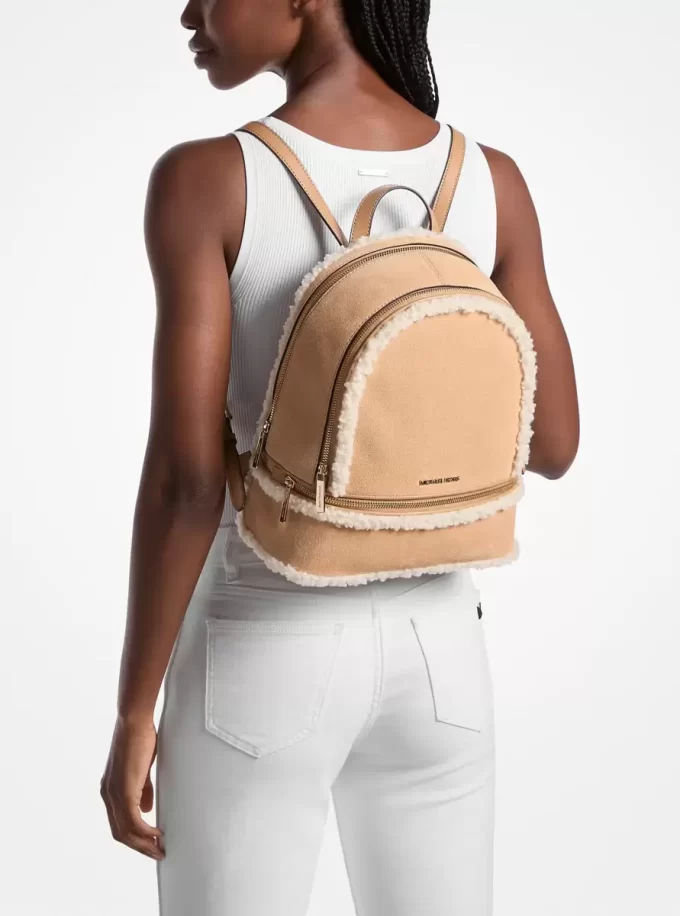 Plecak Rhea Medium ze zamszu i imitacji owczej skóry