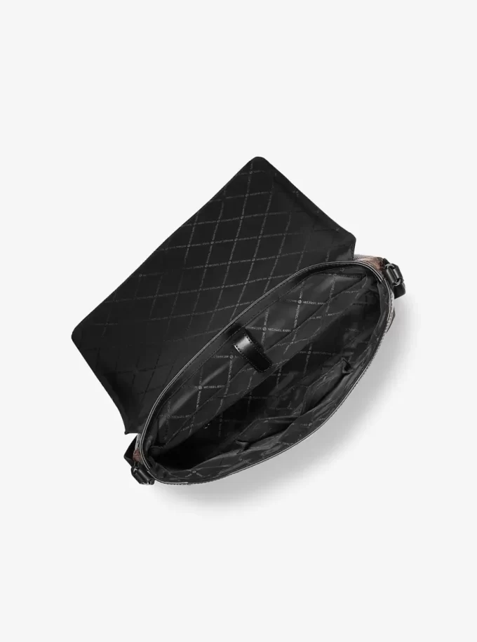 Średniej wielkości torba kurierska Cyrus z wytłoczonym wzorem węża