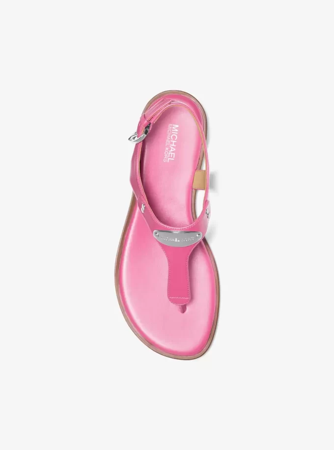 Sandały z paskiem w kształcie litery T z logo