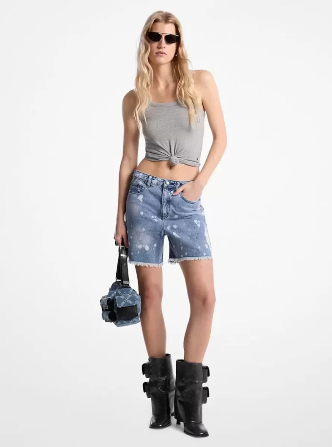 Spodenki typu boyfriend z wybielanym denimu z ręcznie plamionymi plamami