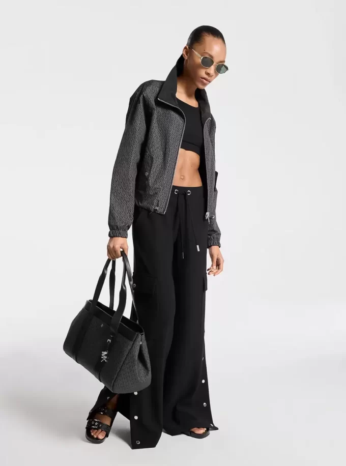 Spodnie cargo z szerokimi nogawkami i rozciągliwą krepą