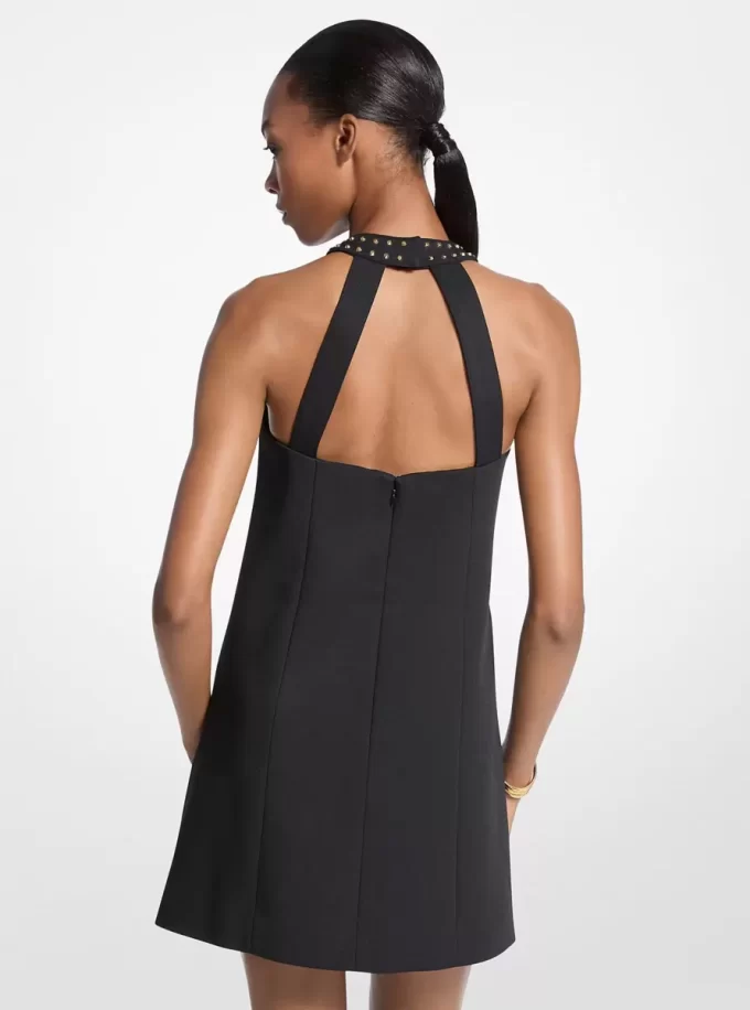 Sukienka mini z elastycznej krepy z ćwiekami i dekoltem halter