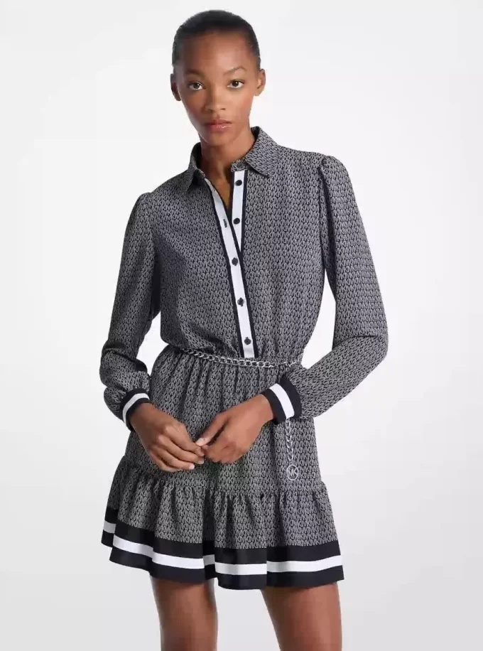 Sukienka mini z krepy z nadrukiem logo i paskiem