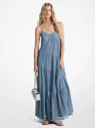 Sukienka z koronką w kwiaty, warstwowa