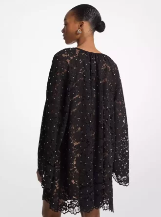 Sukienka z koronki z ćwiekami i kwiatowym wzorem w serek