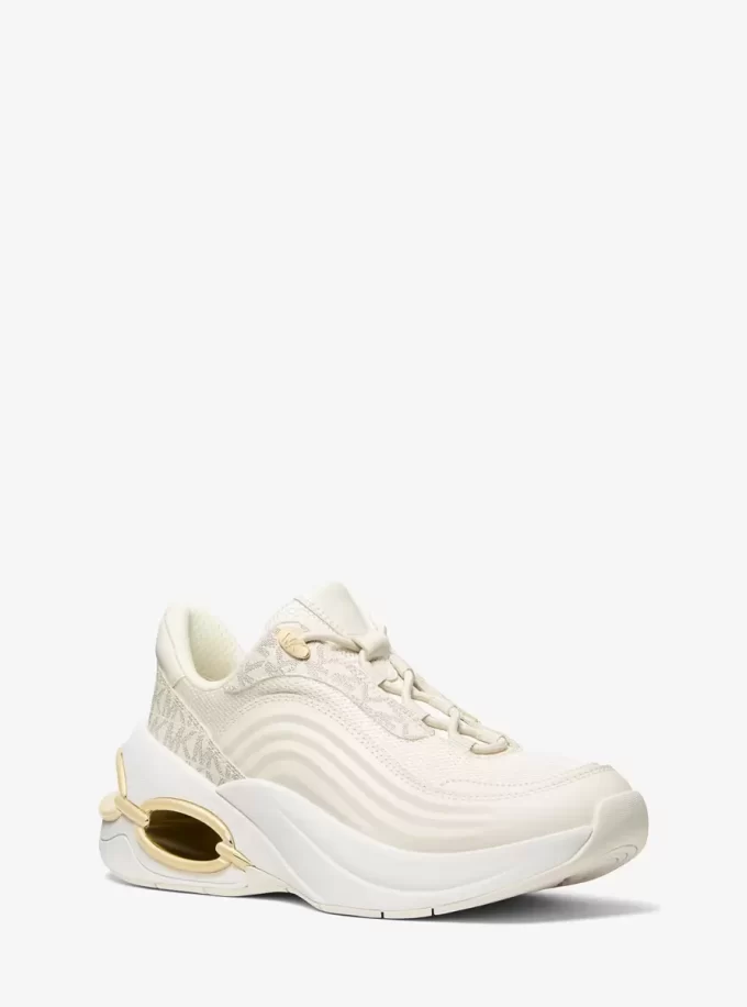 Toni, trenerka mediów mieszanych