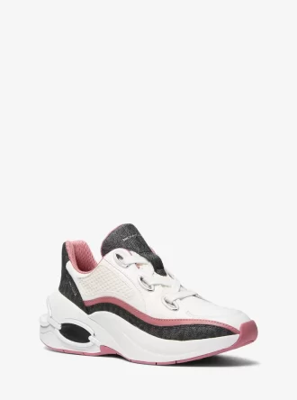 Toni, trenerka mediów mieszanych