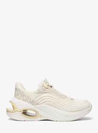 Toni, trenerka mediów mieszanych