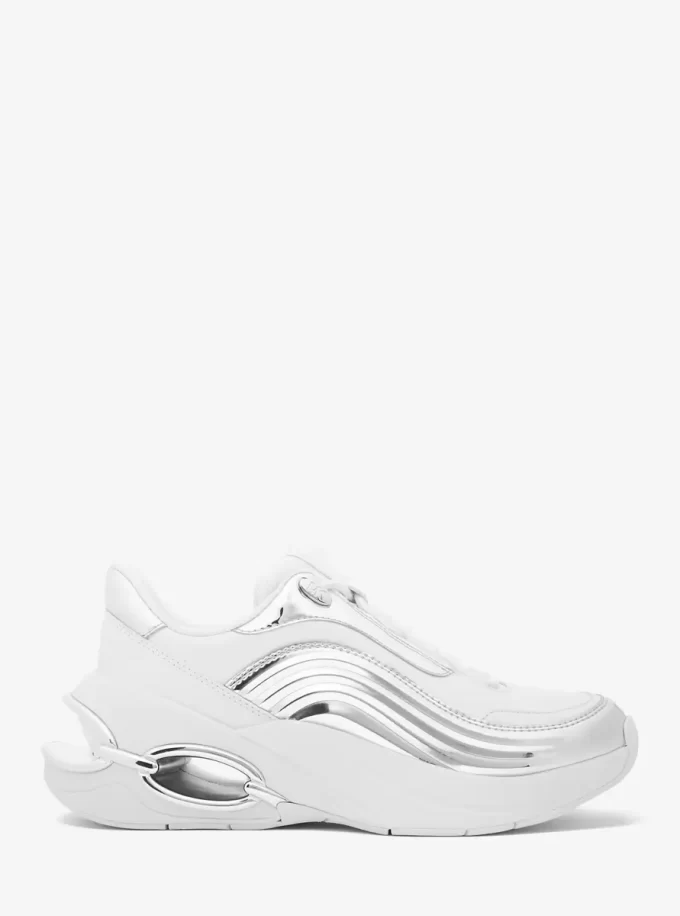 Toni, trenerka mediów mieszanych