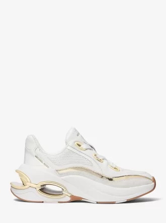 Toni, trenerka mediów mieszanych