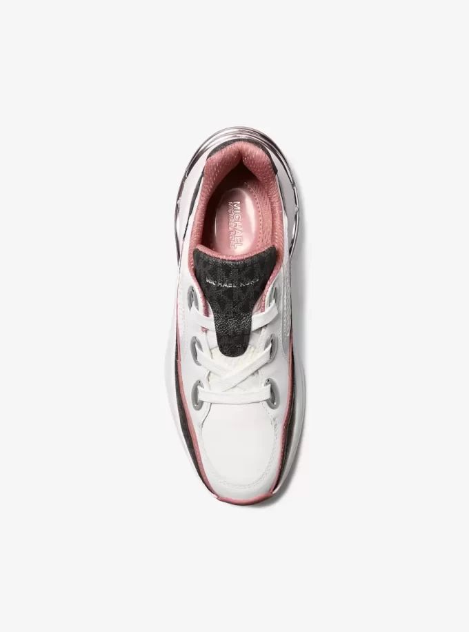 Toni, trenerka mediów mieszanych