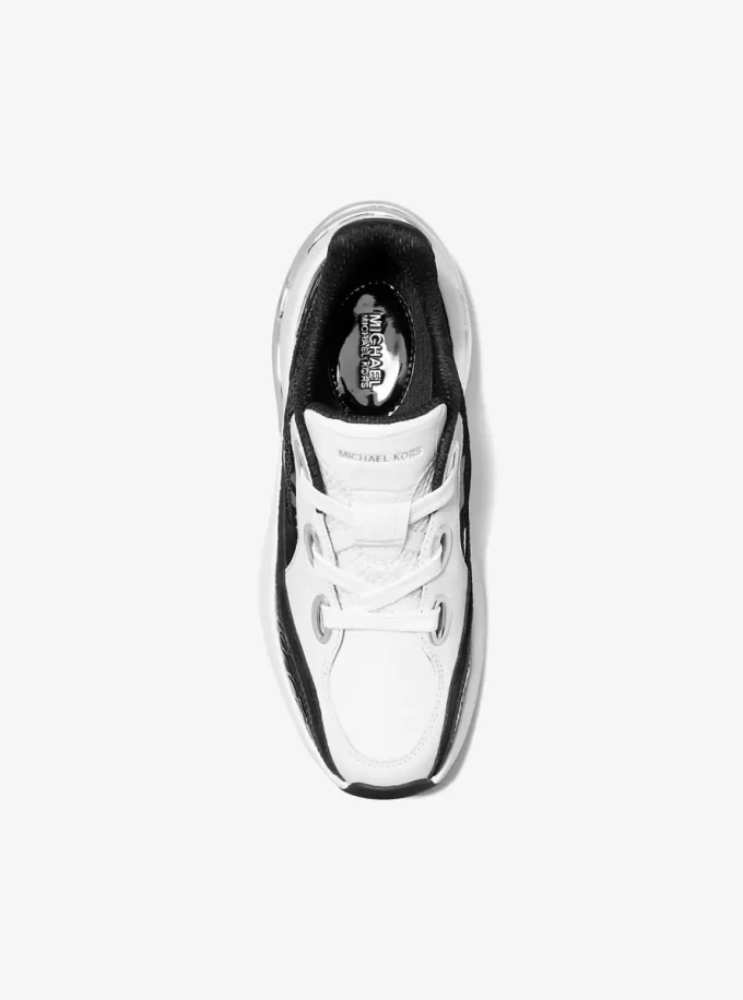 Toni, trenerka mediów mieszanych