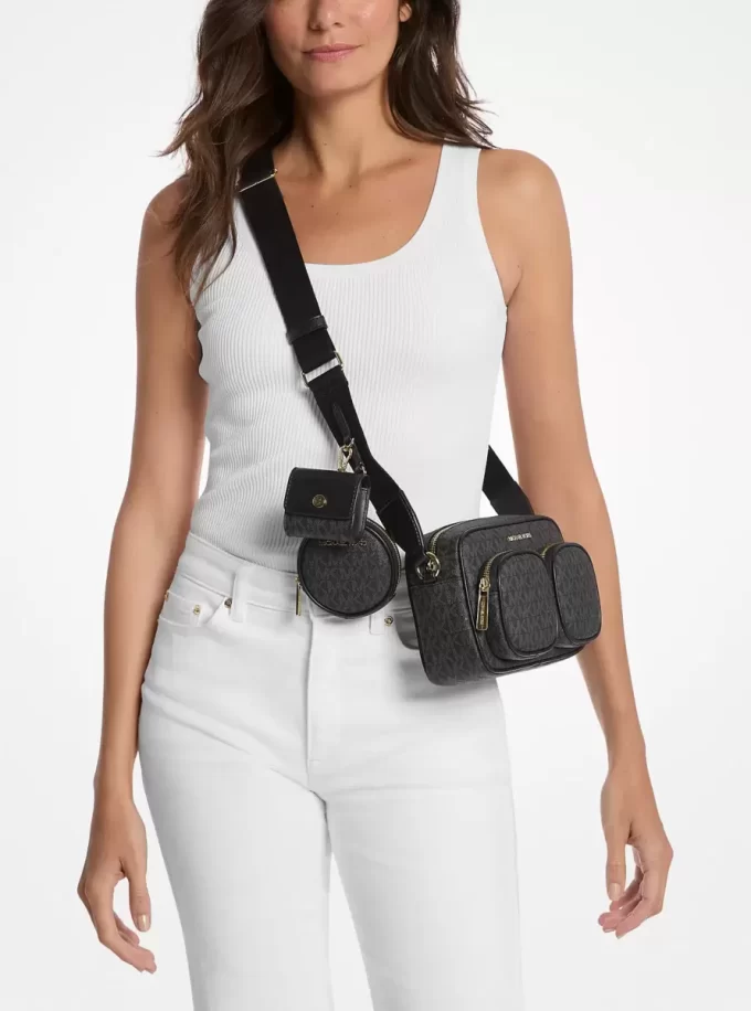 Torba na ramię Jet Set Medium Signature Logo z etui na Apple Airpods Pro®