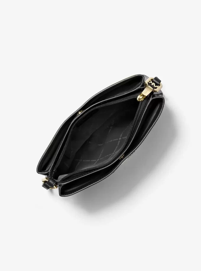 Torba na ramię Trisha ze średniej wielkości skóry groszkowanej Torba na ramię Trisha ze średniej wielkości skóry groszkowanej