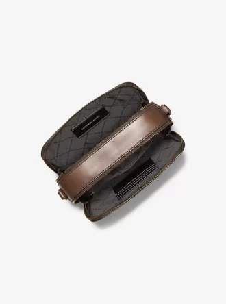 Torba na ramię z wytłoczonym logo Hudson z polerowanej skóry