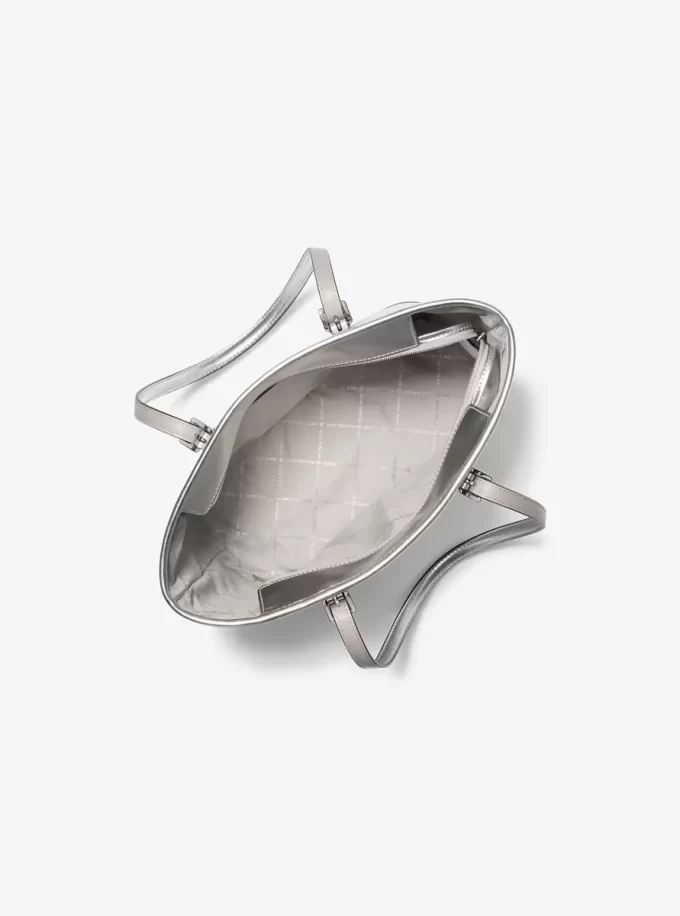 Torba podróżna Jet Set Travel Small Metallic Logo z zamkiem błyskawicznym od góry Torba podróżna Jet Set Travel Small Metallic Logo z zamkiem błyskawicznym od góry