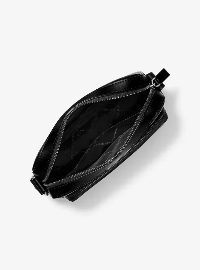 Torba typu crossbody ze skóry groszkowanej Cooper