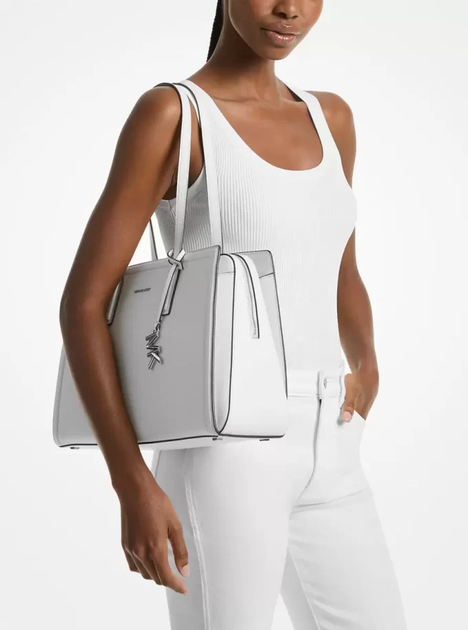 Torba typu tote Laila ze średniej wielkości skóry groszkowanej Torba typu tote Laila ze średniej wielkości skóry groszkowanej